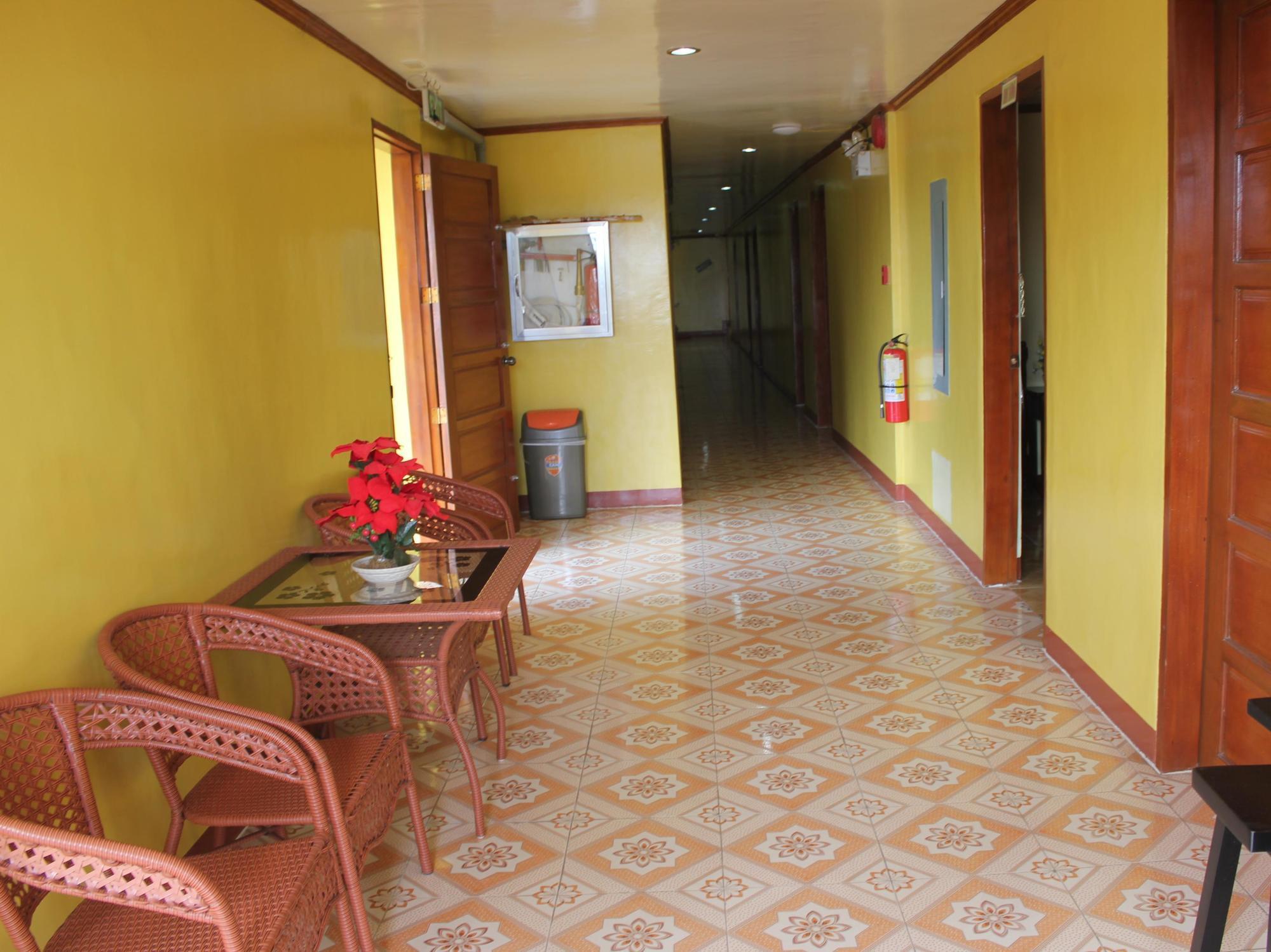 Hotel Reddoorz Near Golden Sarok Shrine Kalibo Exteriér fotografie