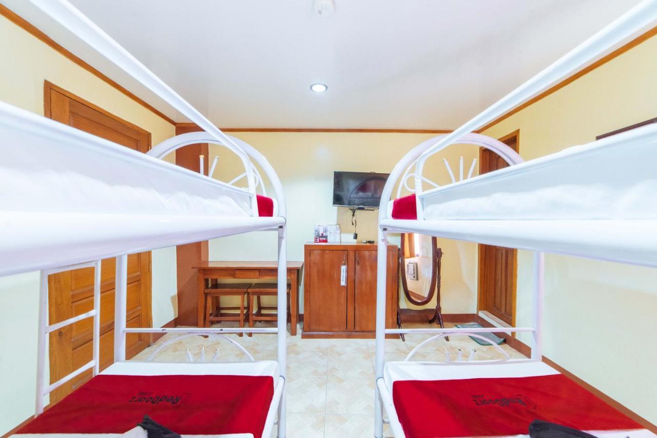 Hotel Reddoorz Near Golden Sarok Shrine Kalibo Exteriér fotografie
