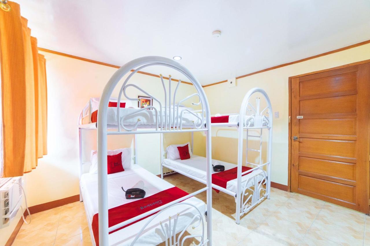 Hotel Reddoorz Near Golden Sarok Shrine Kalibo Exteriér fotografie