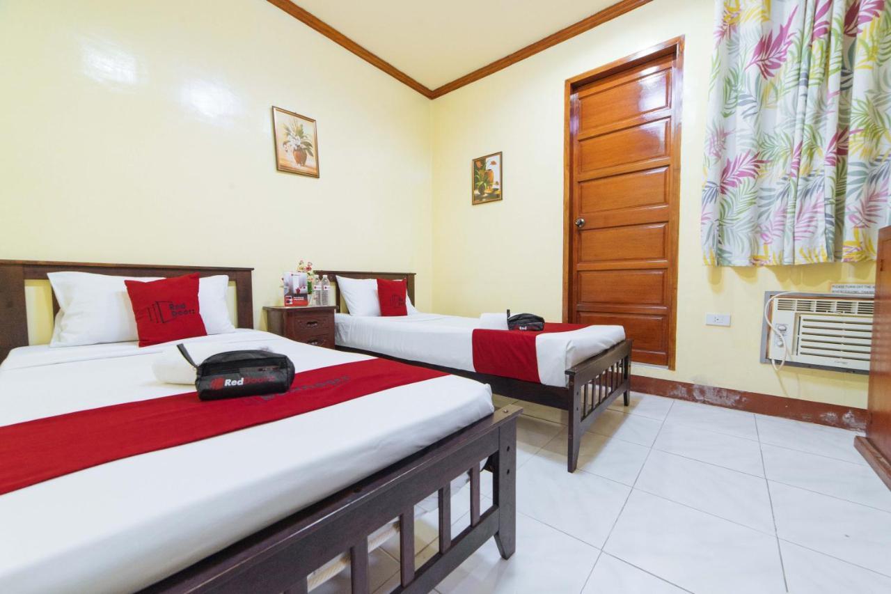 Hotel Reddoorz Near Golden Sarok Shrine Kalibo Exteriér fotografie