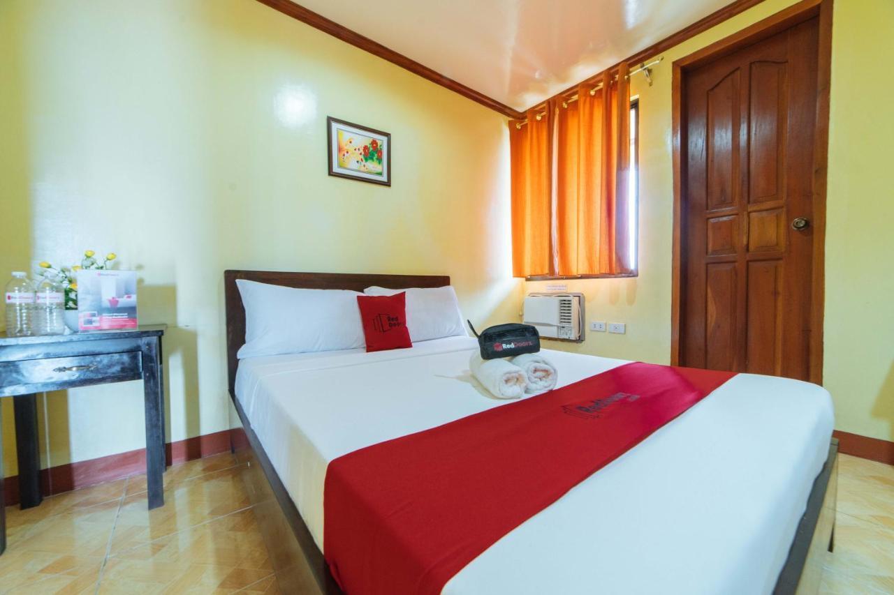 Hotel Reddoorz Near Golden Sarok Shrine Kalibo Exteriér fotografie