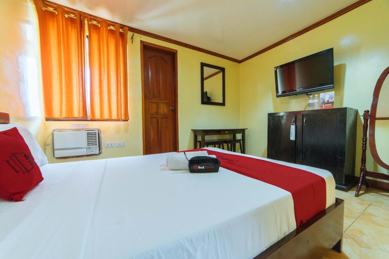 Hotel Reddoorz Near Golden Sarok Shrine Kalibo Exteriér fotografie