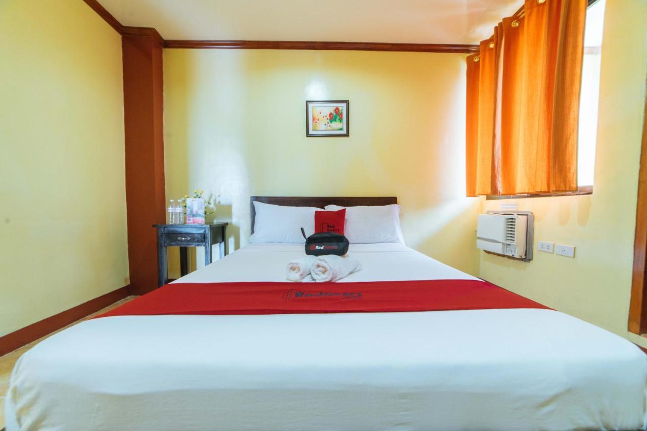 Hotel Reddoorz Near Golden Sarok Shrine Kalibo Exteriér fotografie